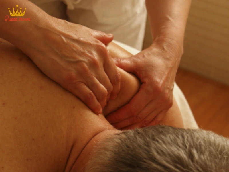 Hướng dẫn kỹ thuật massage lưng chi tiết