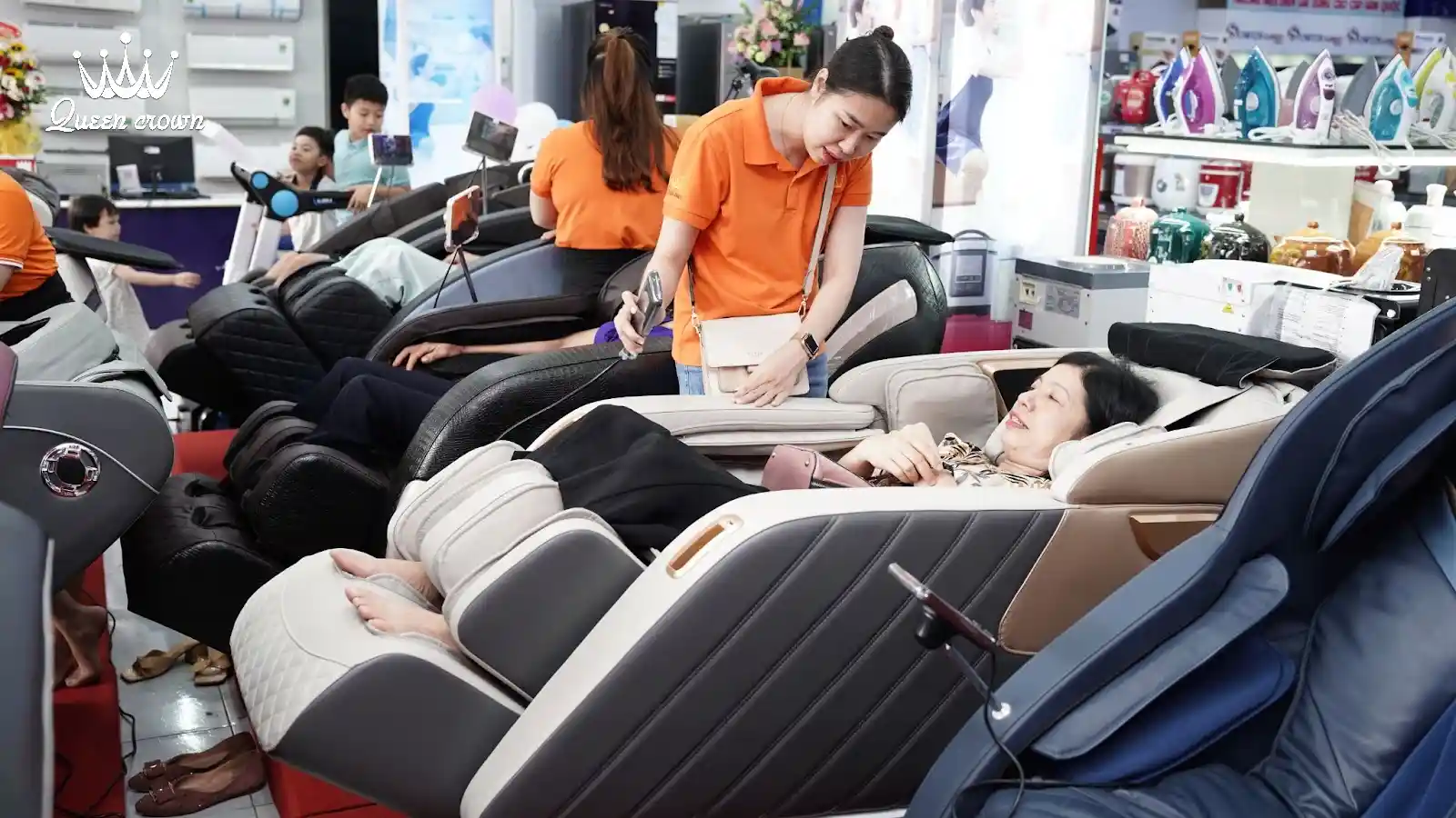 ghế mát xa toàn thân hậu giang