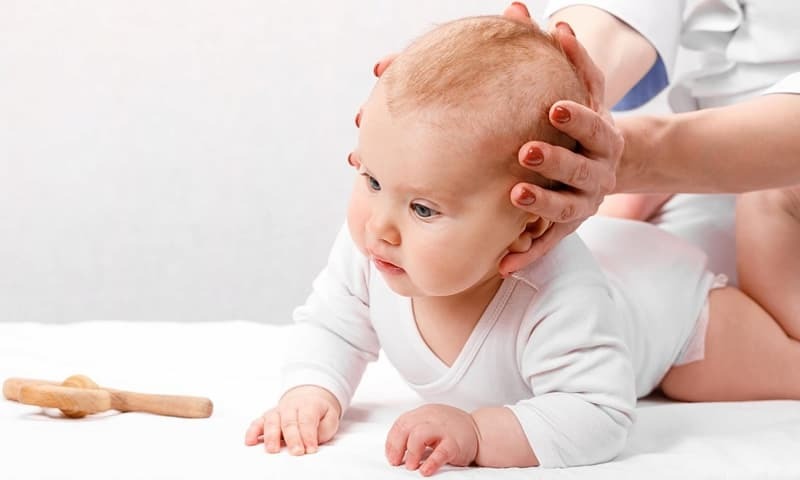 bài tập chữa vẹo cổ cho bé