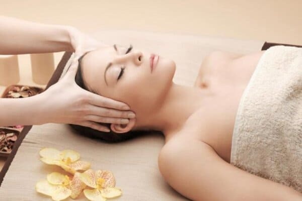 bấm huyệt chữa đau đầu