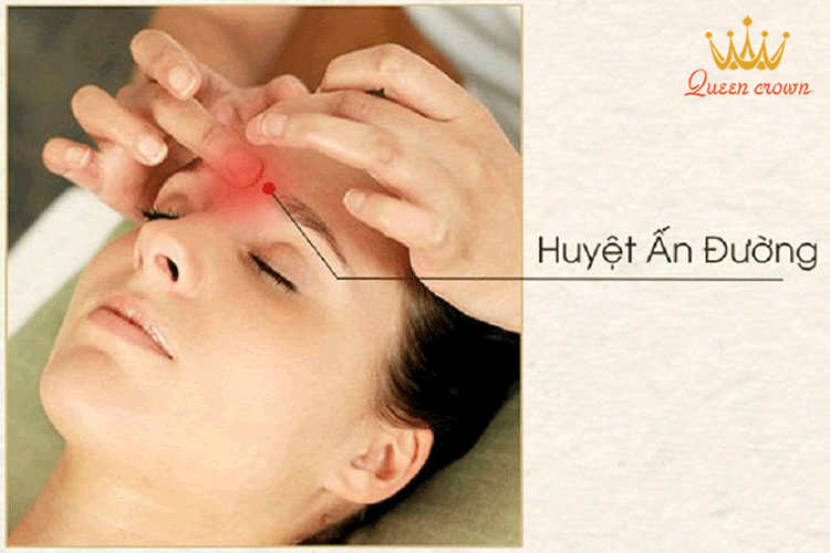 Cách chữa đau đầu bằng bấm huyệt Ấn Đường