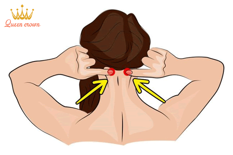 Bấm huyệt chữa đau đầu với huyệt Thiên Trụ