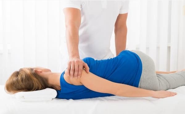 đau cột sống thắt lưng ở người trẻ