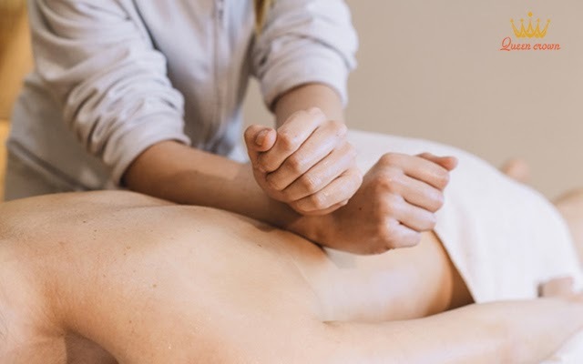 cách đấm lưng massage