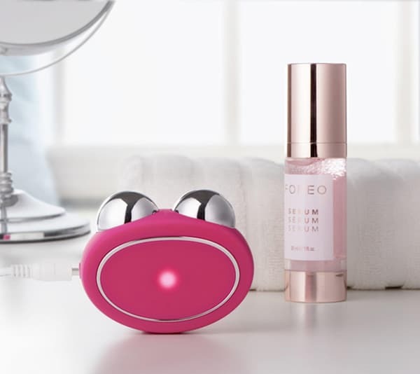 máy massage mặt nâng cơ