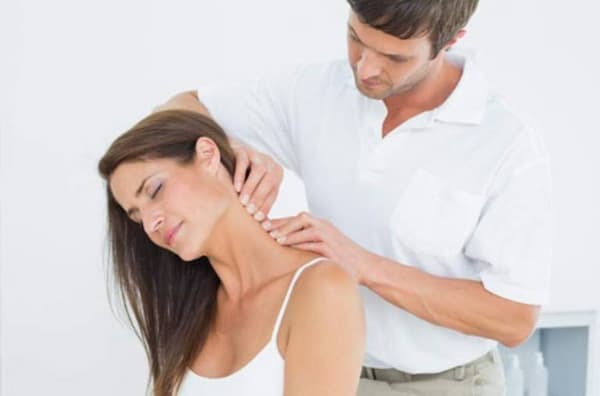 mẹo chữa đau vai gáy