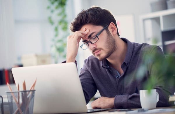 nằm nhiều bị đau đầu