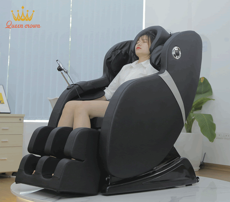 Bấm huyệt chữa đau đầu bằng ghế massage toàn thân