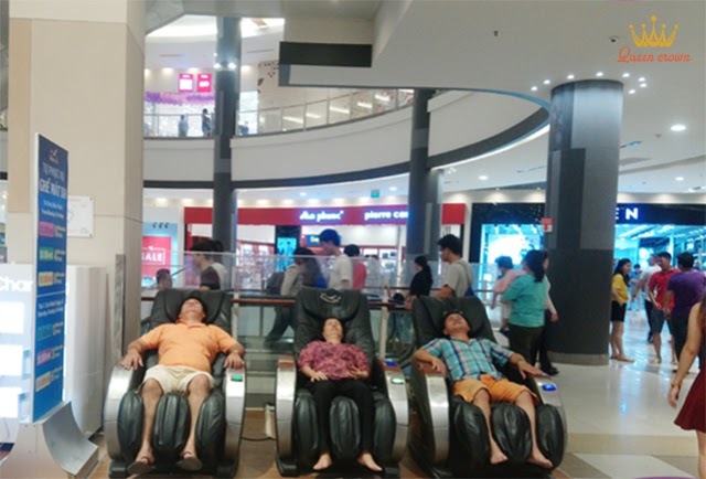 Có nên mua ghế massage ở siêu thị hay không