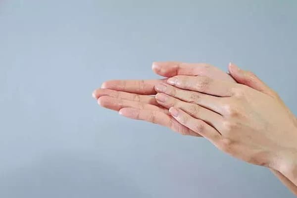 xoa bóp khi thức dậy buổi sáng