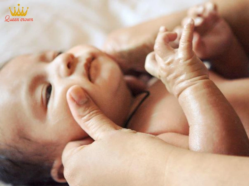 Cách massage mặt cho trẻ sơ sinh an toàn, hiệu quả