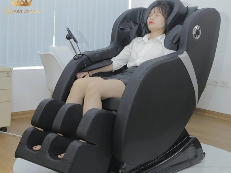 Ghế massage 3D hoạt động nhờ sự kết hợp túi khí và con lăn 3D