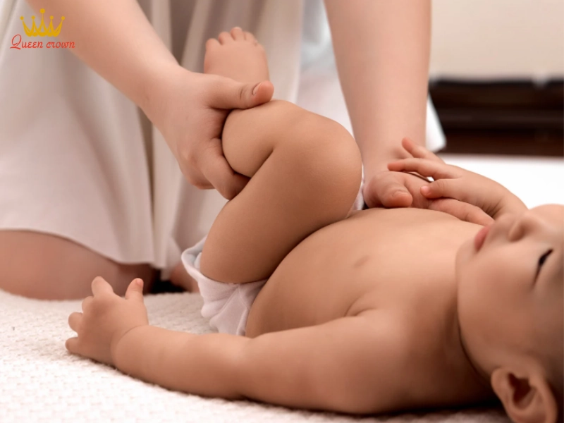 Các bước chuẩn khi khi mát xa chân cho bé