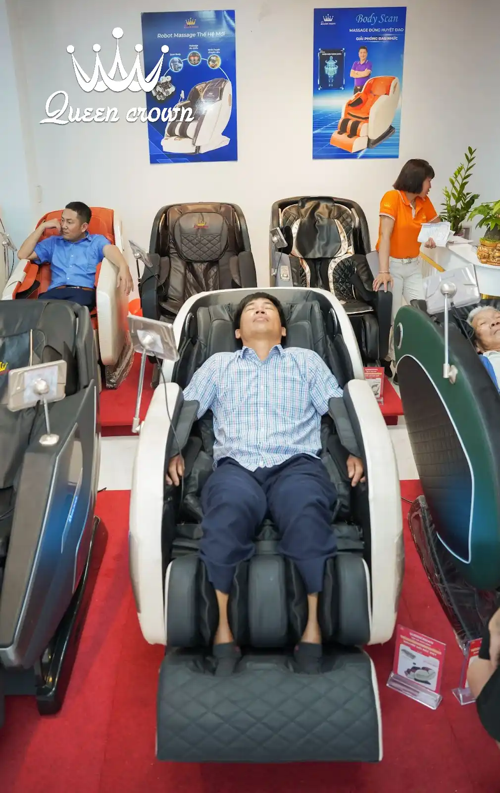 hình ảnh thực tế tại showroom  ghế massage quận 10