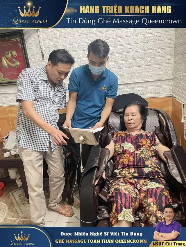 Queen Crown trao gửi món quà sức khỏe đến mẹ NSUT Phú Kiên