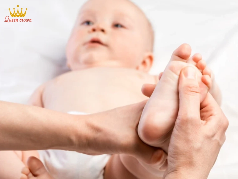 Những điều cần lưu ý khi massage chân cho bé