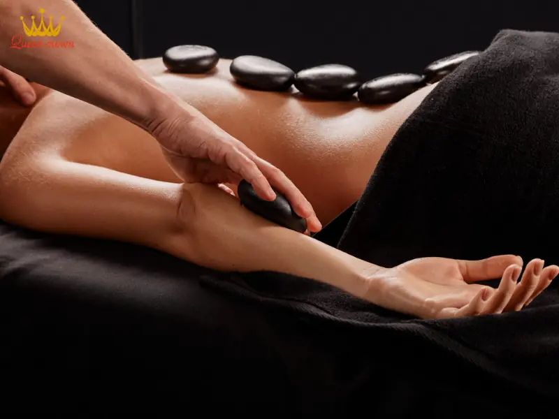 &nbsp;Lưu ý quan trọng khi tìm hiểu về massage đá nóng