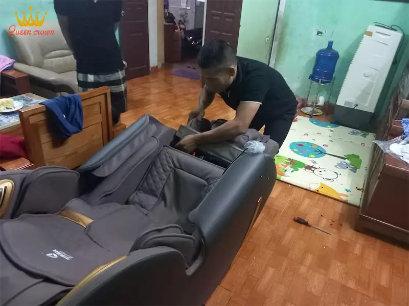 Dấu hiệu nhận biết ghế massage bị gãy khung đỡ
